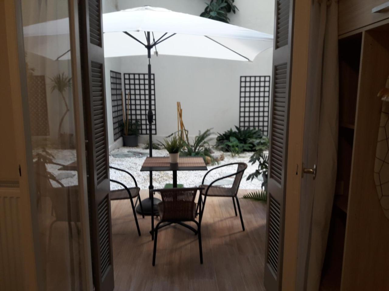 Studio Posh With Garden In Kolonaki Athene Buitenkant foto